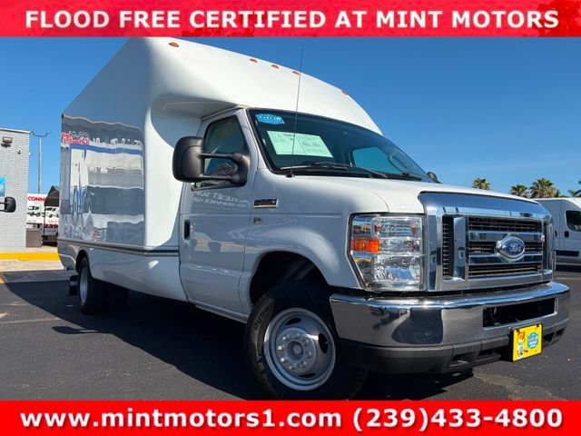 Used 2019 Ford E-350 and Econoline 350 Super Duty RWD image 2