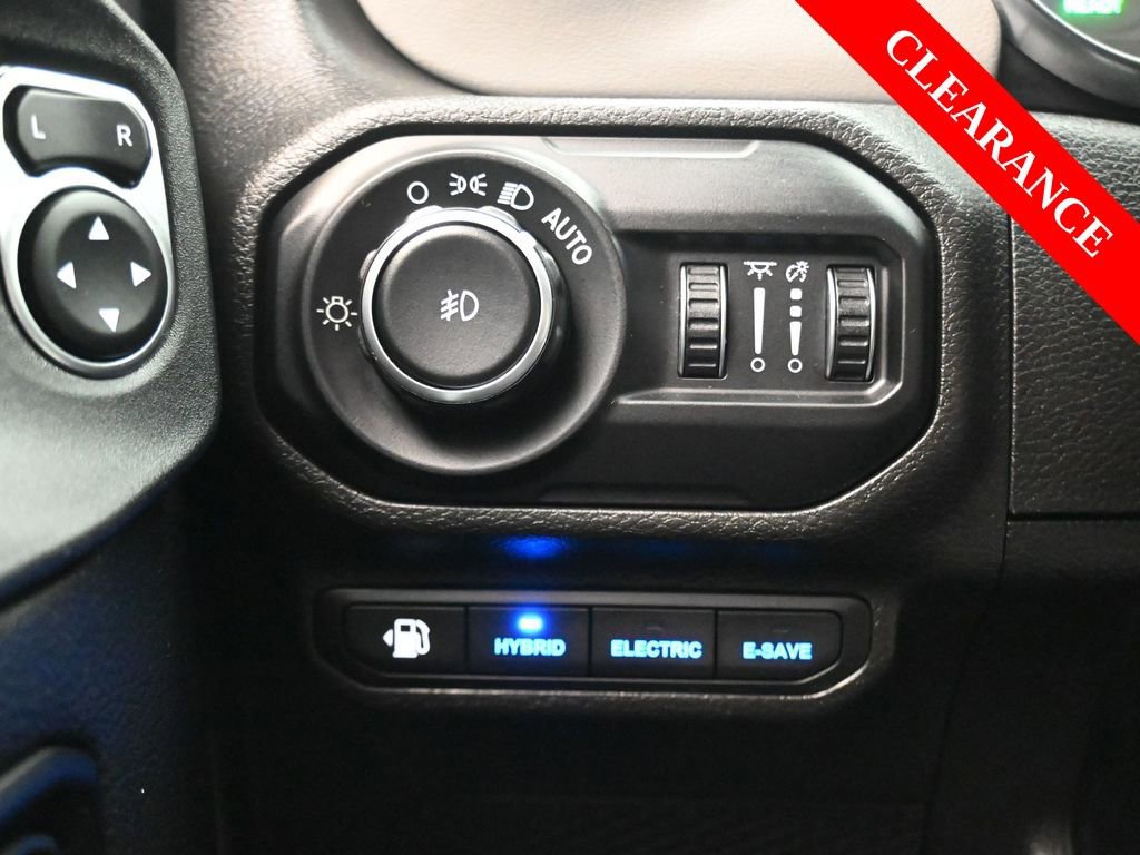 Used 2022 Jeep Wrangler Unlimited Sahara image 27