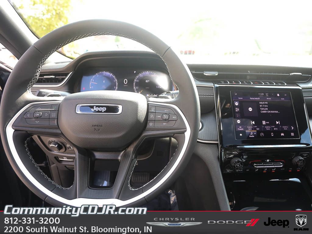 New 2025 Jeep Grand Cherokee Laredo X image 11