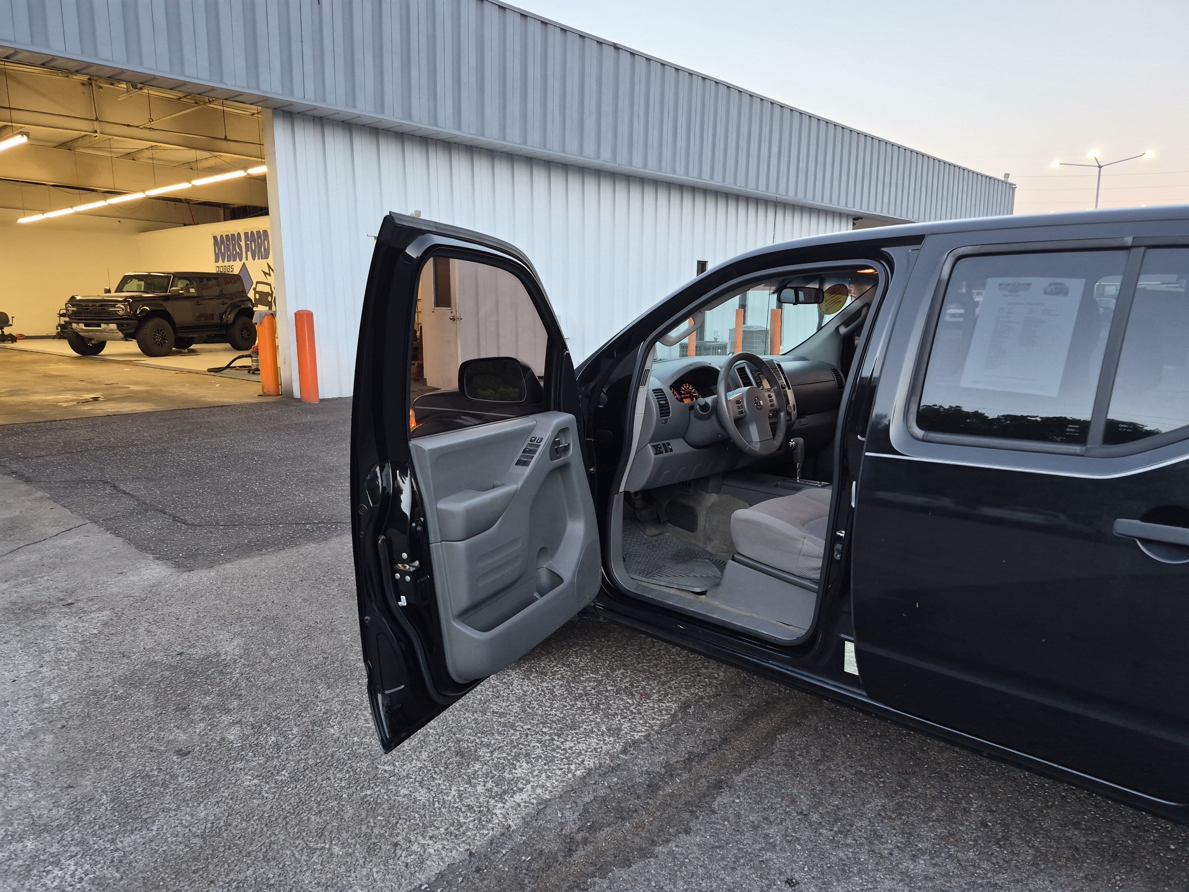 Used 2016 Nissan Frontier SV RWD image 9