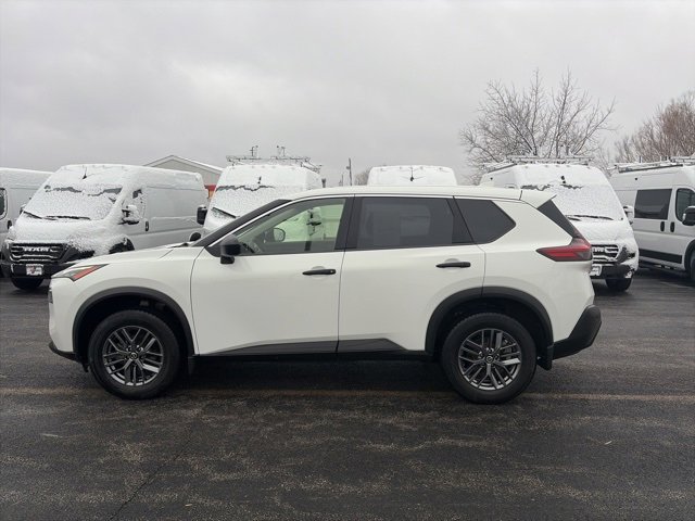 Used 2021 Nissan Rogue S image 2