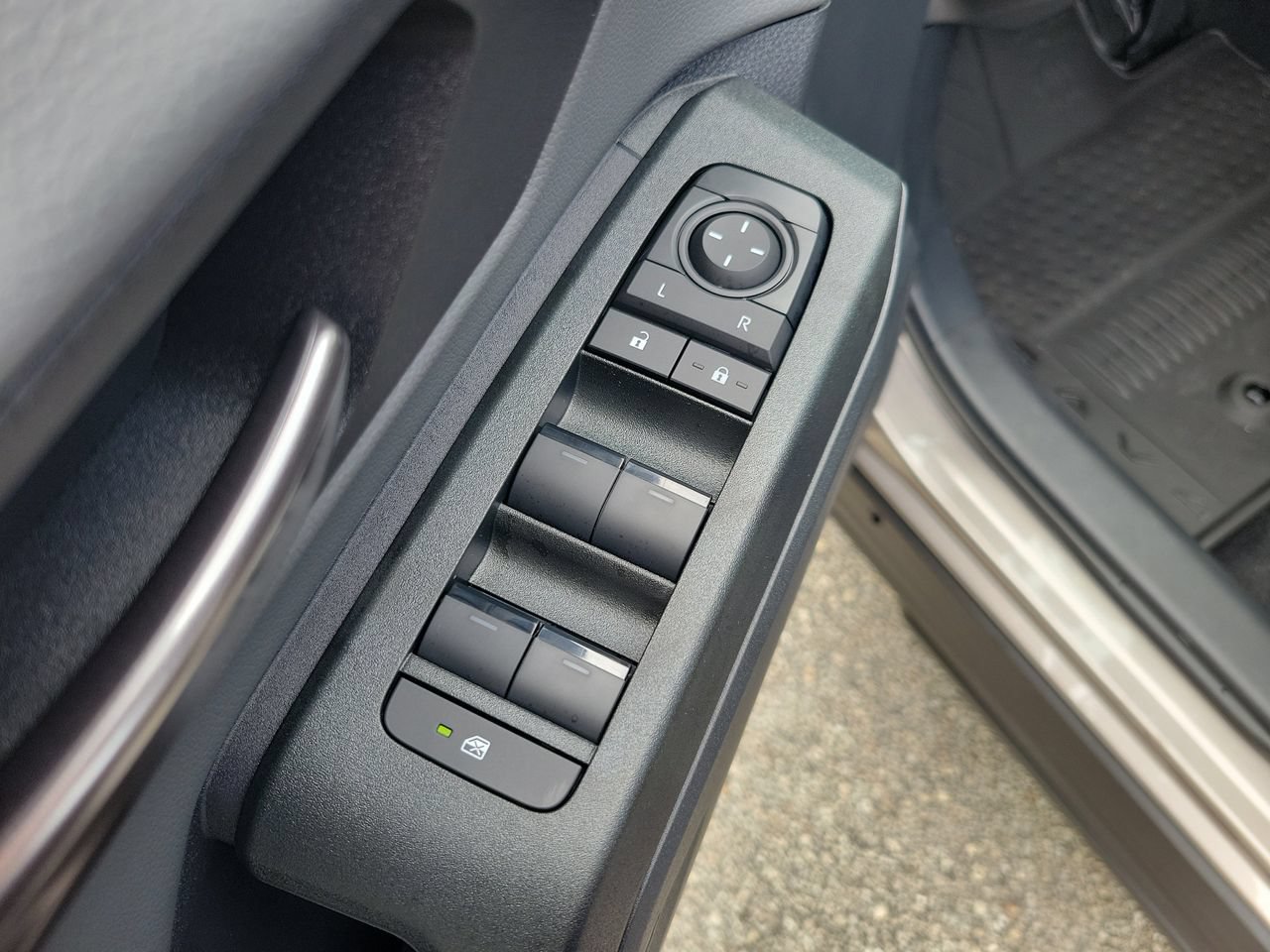 New 2026 Toyota RAV4 SE AWD/4WD image 15