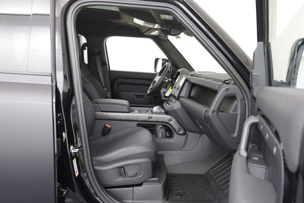 New 2026 Land Rover Defender 110 OCTA AWD/4WD image 22