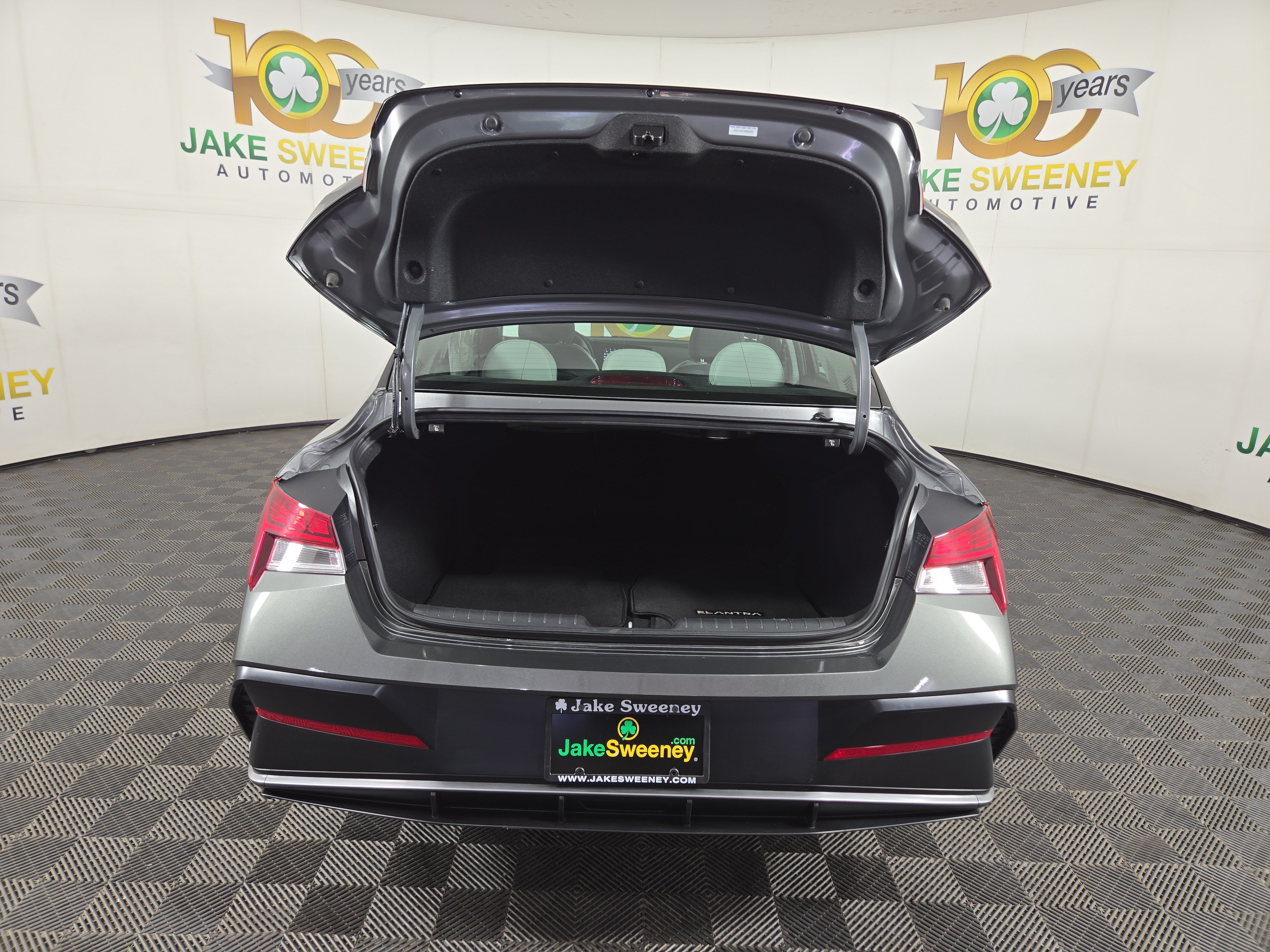 Used 2025 Hyundai Elantra Limited FWD image 33