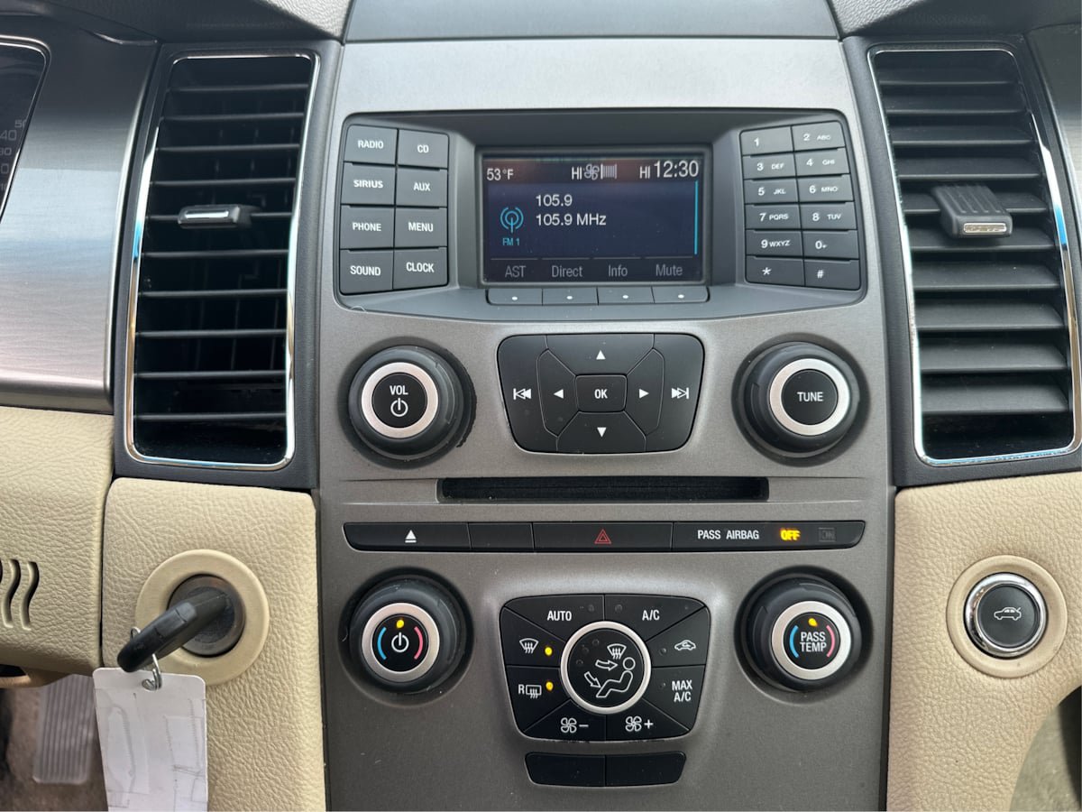 Used 2019 Ford Taurus SEL AWD/4WD image 33