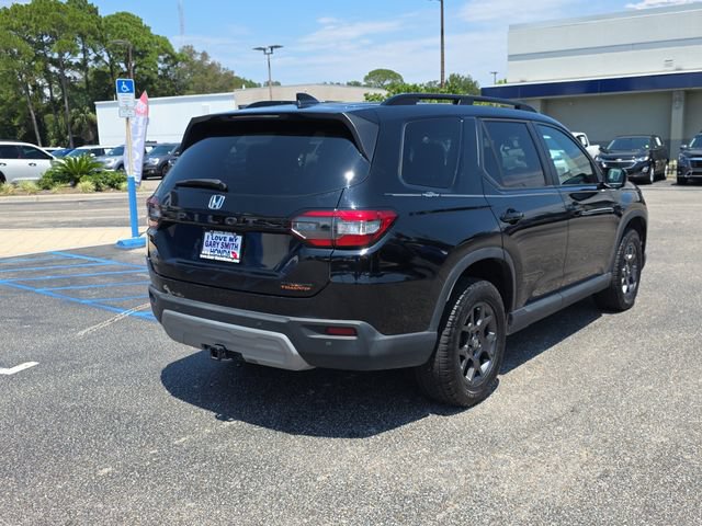 Certified 2025 Honda Pilot TrailSport image 4