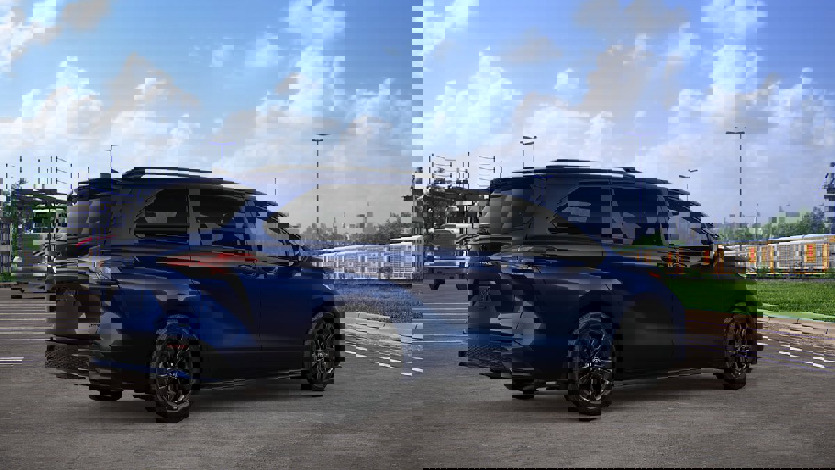 New 2026 Toyota Sienna XSE image 10