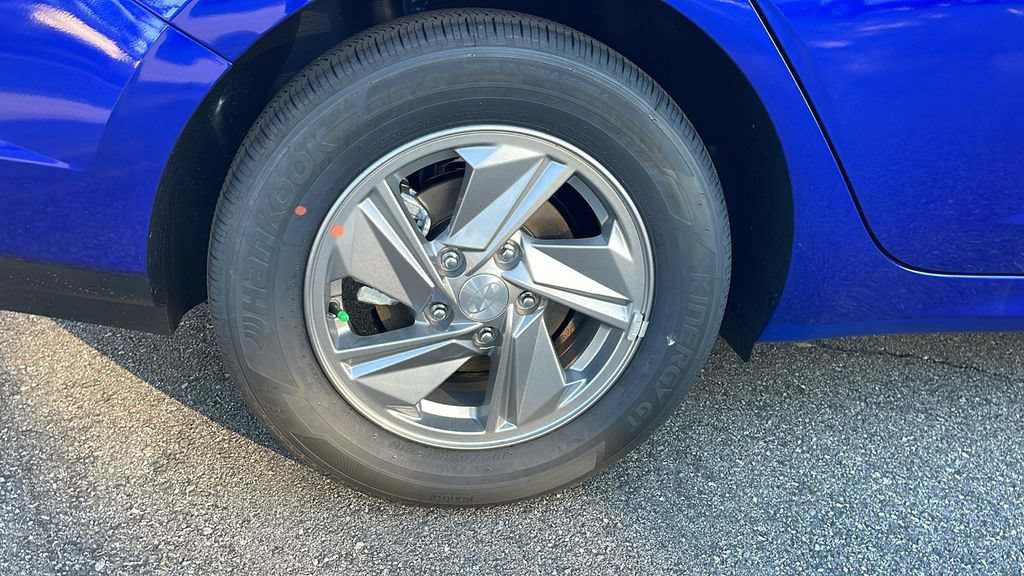 Certified 2026 Hyundai Elantra SE FWD image 30