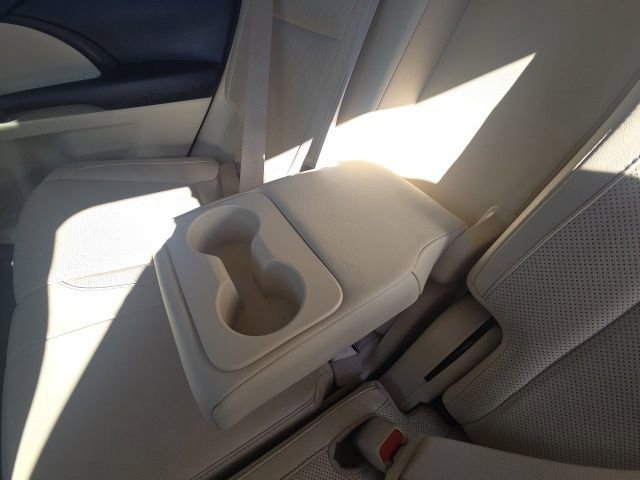 Used 2018 Toyota Highlander Limited FWD image 20