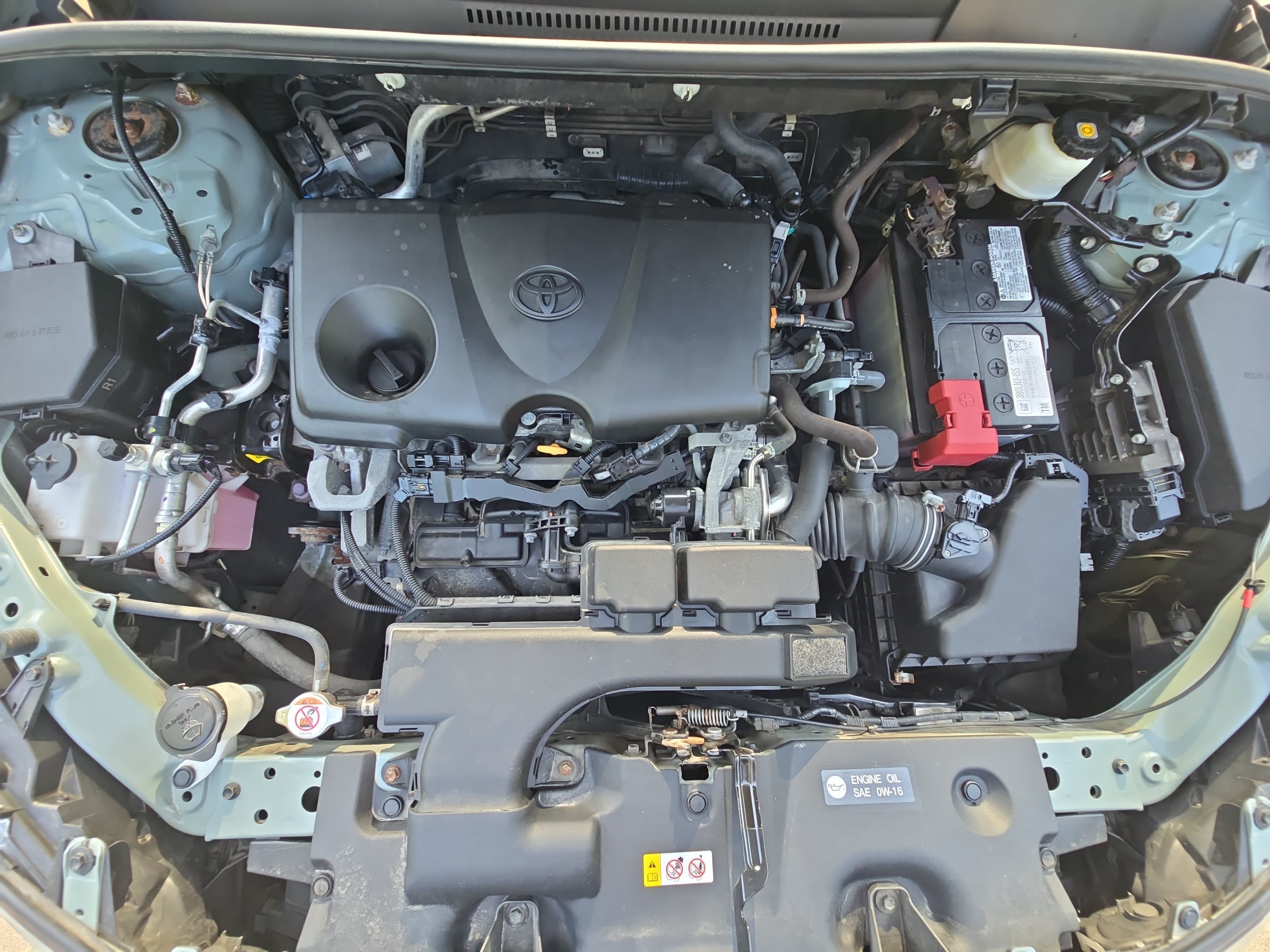 Used 2020 Toyota RAV4 XLE Premium AWD/4WD image 33