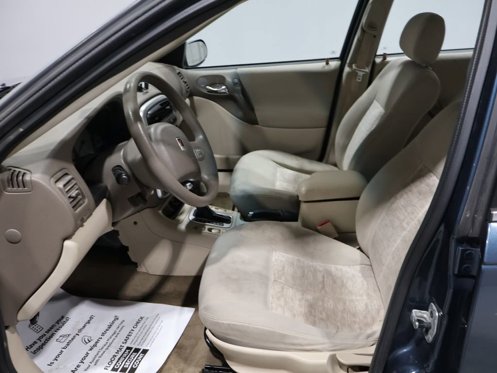 Used 2004 Saturn L-Series L300 image 9