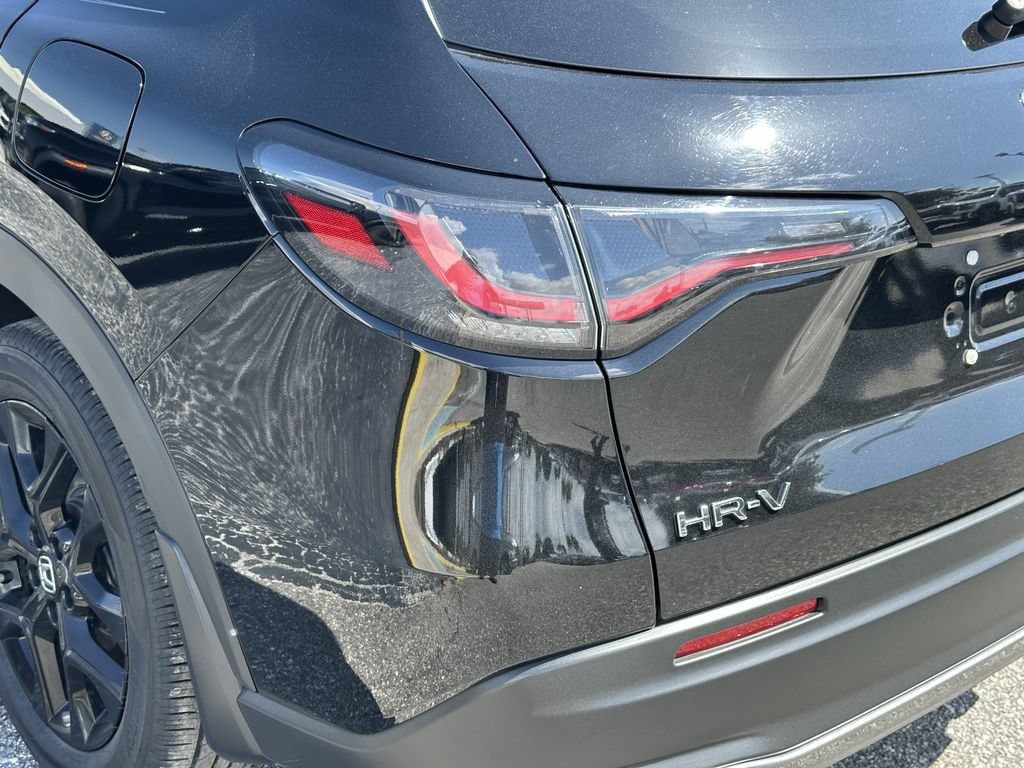 Used 2024 Honda HR-V Sport image 11