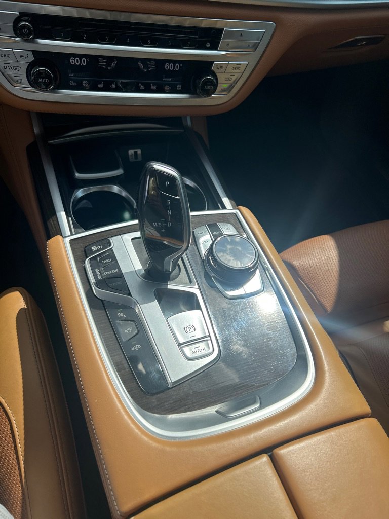 Used 2016 BMW 740i image 13