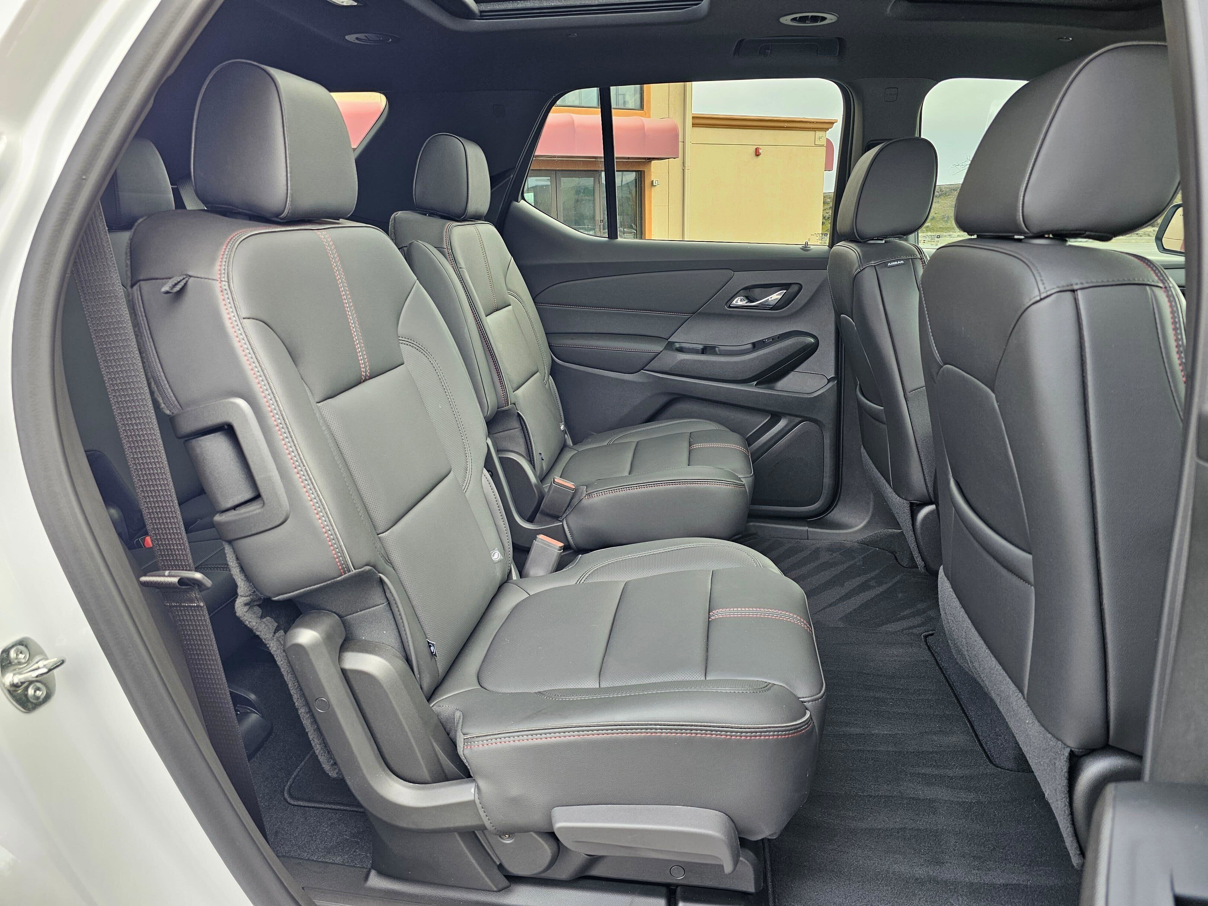 Used 2023 Chevrolet Traverse RS image 14