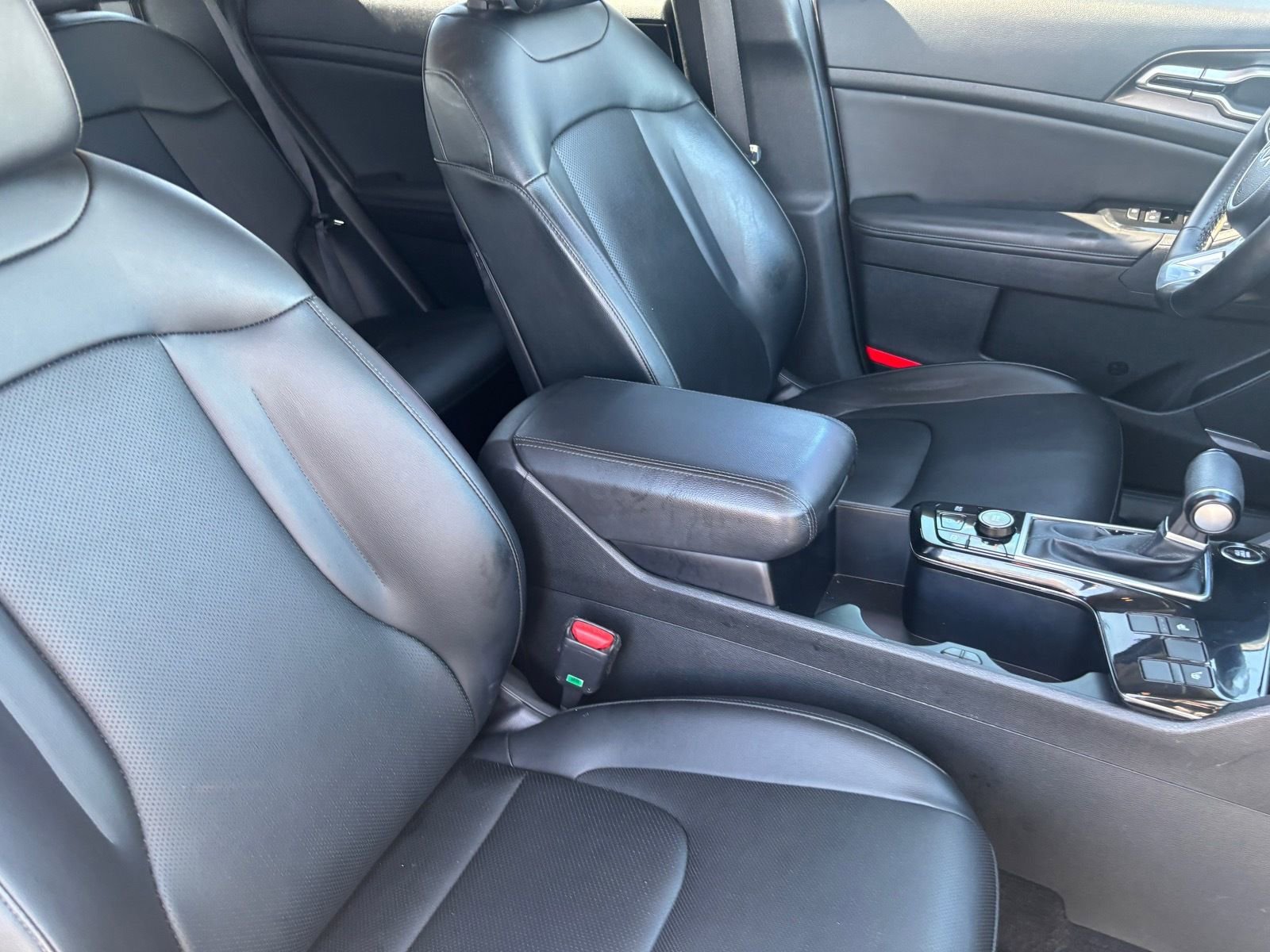 Used 2023 Kia Sportage EX image 15