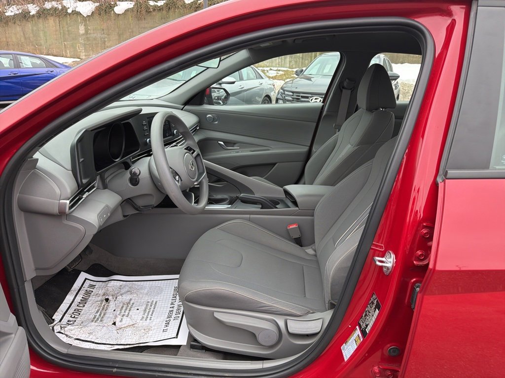 Certified 2023 Hyundai Elantra SEL w/ Preferred Accessory Package image 13