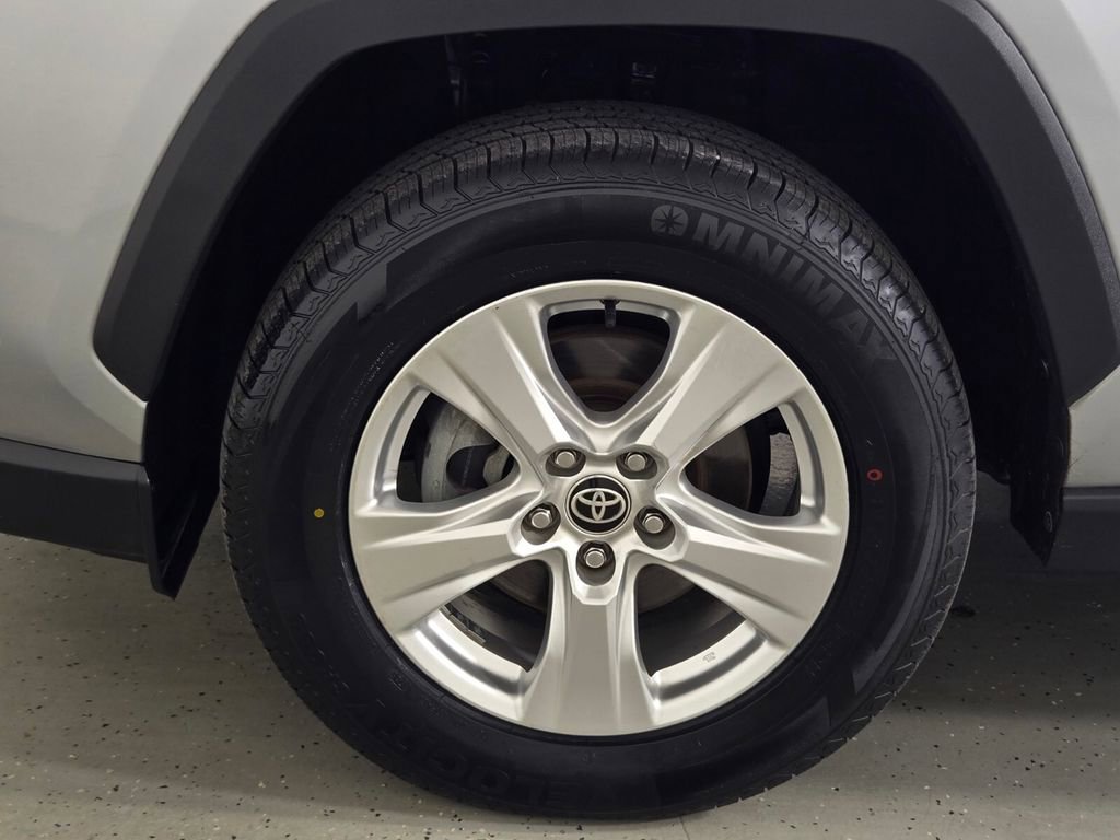 Used 2021 Toyota RAV4 XLE image 8