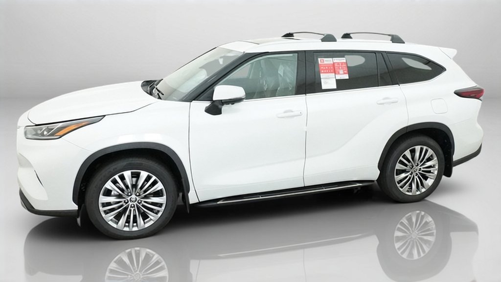 New 2026 Toyota Highlander Platinum AWD/4WD image 3