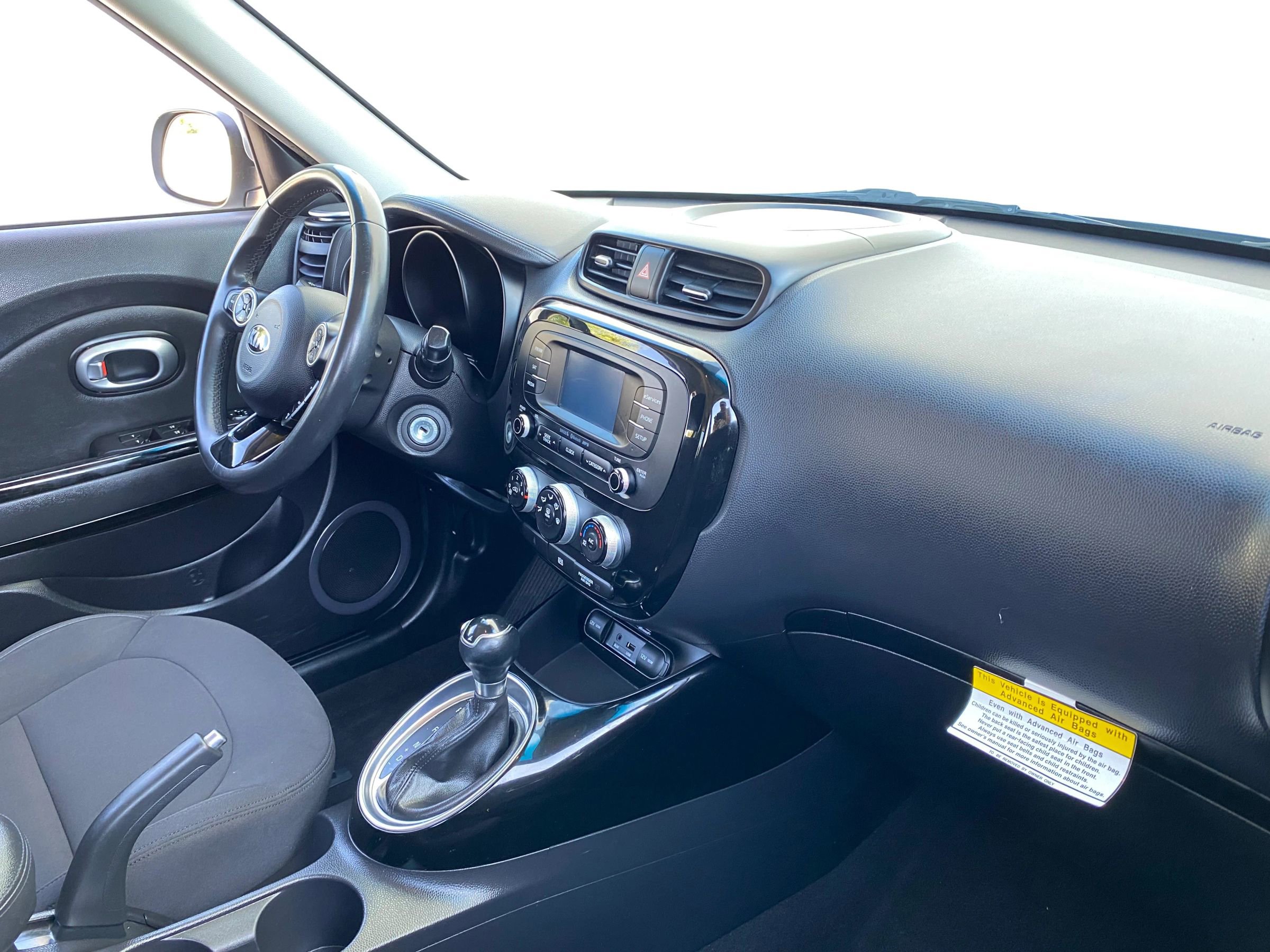 Used 2015 Kia Soul ! FWD image 29