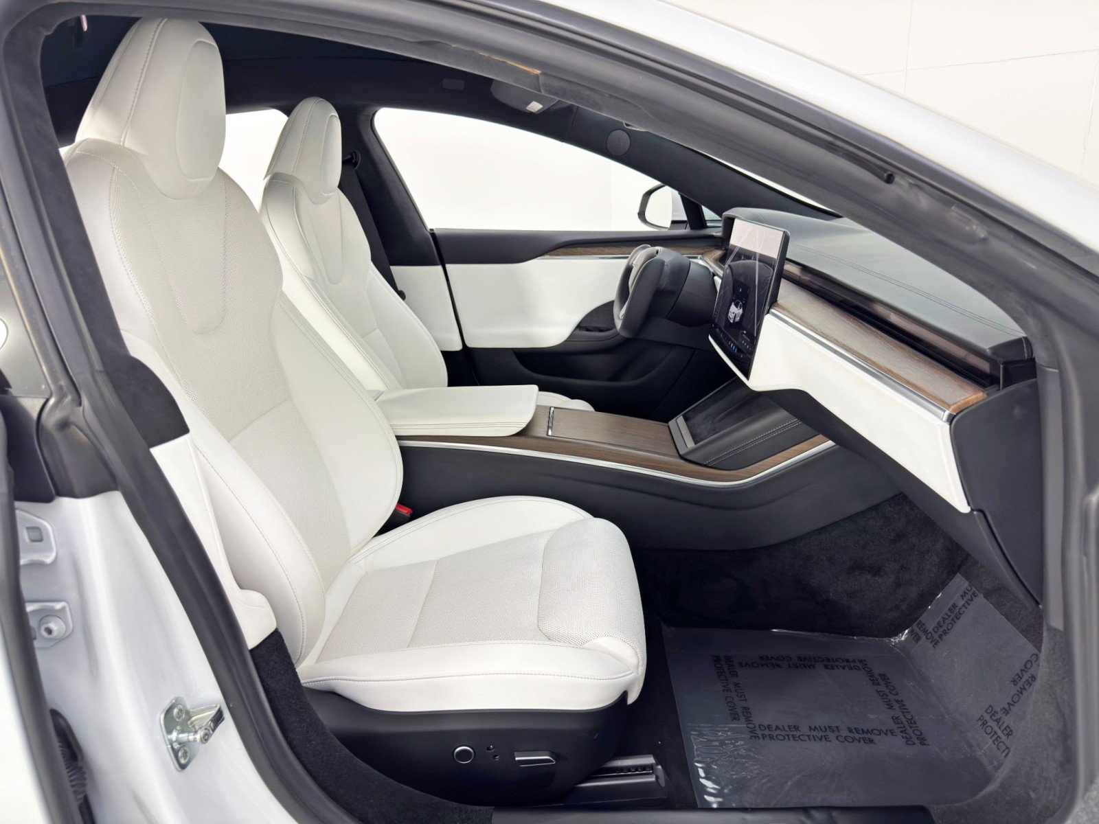 Used 2022 Tesla Model S image 16