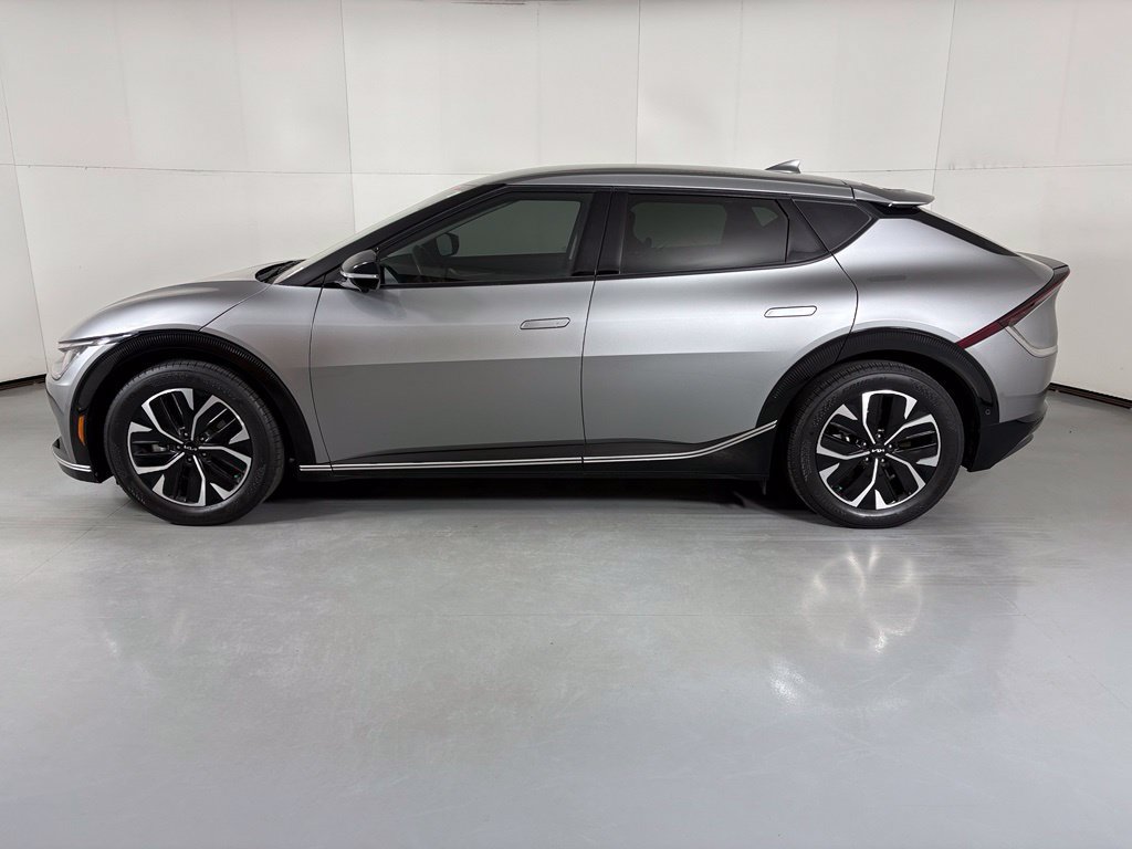 Used 2023 Kia EV6 Wind w/ Wind Technology Package AWD/4WD image 5
