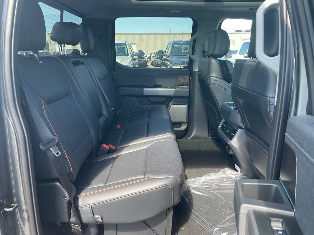 New 2026 Ford F350 Lariat w/ Black Appearance Package AWD/4WD image 34