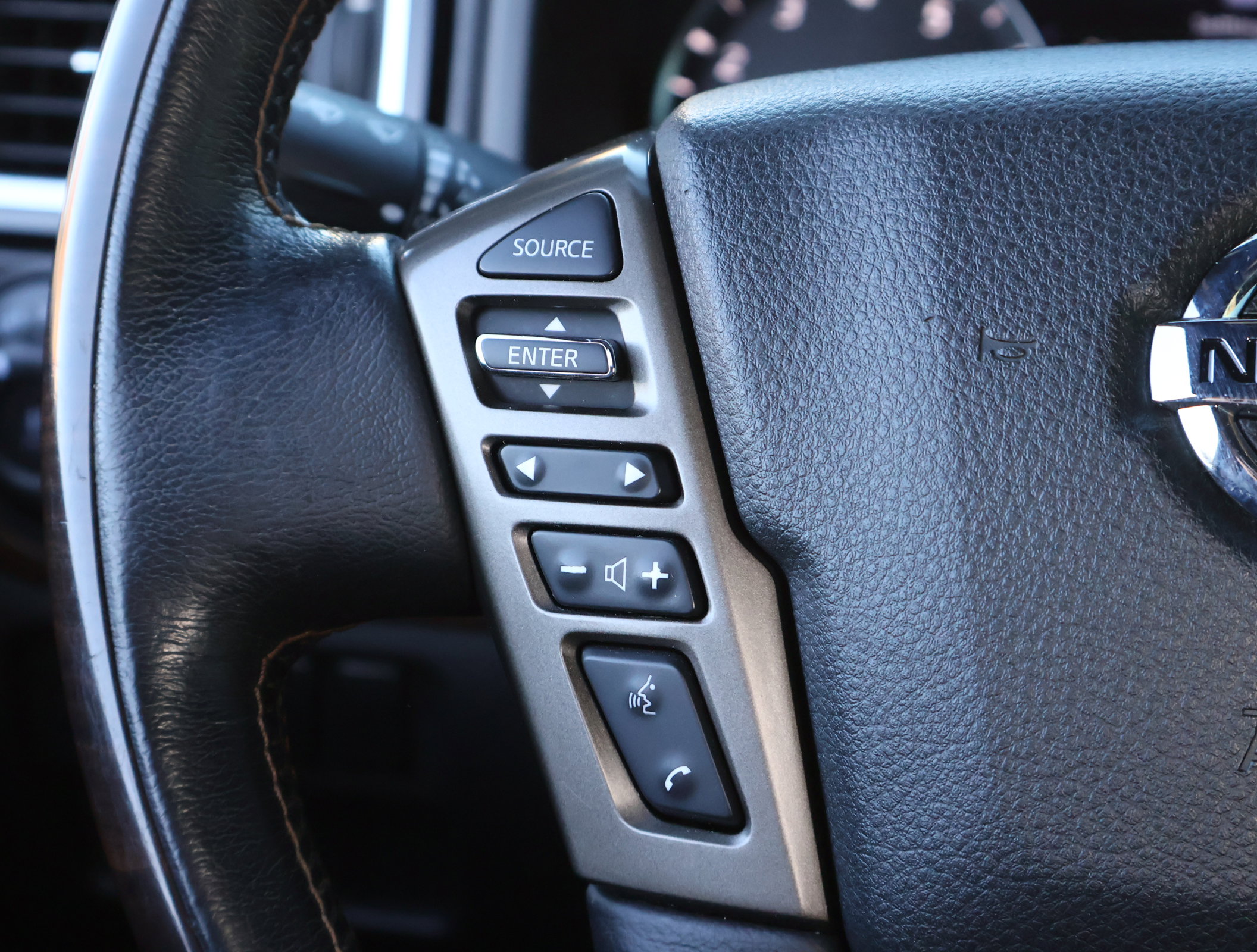 Used 2021 Nissan Titan Platinum Reserve w/ Off Road Protection Package image 16