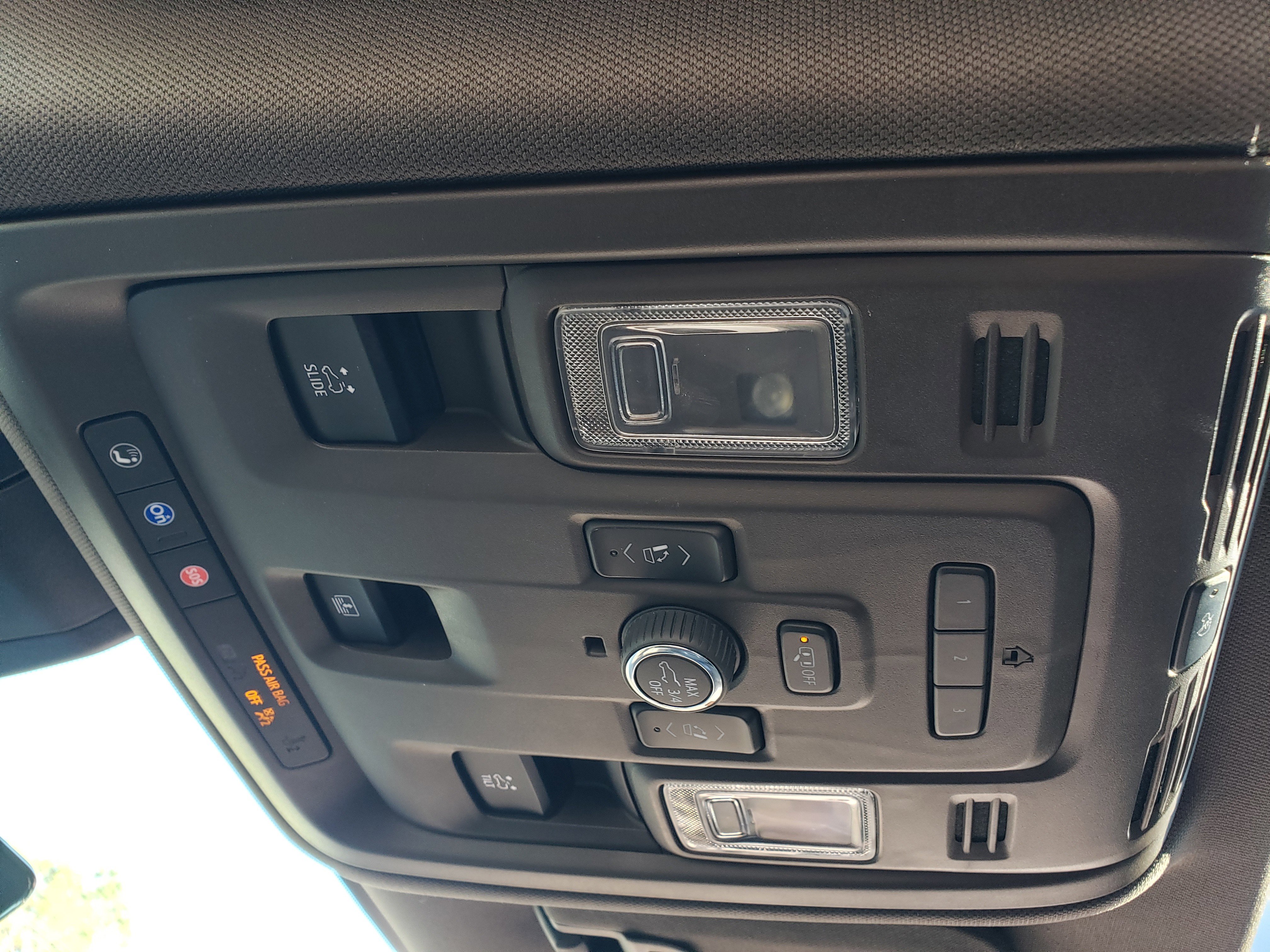 Used 2021 GMC Yukon Denali w/ Denali Premium Package image 24