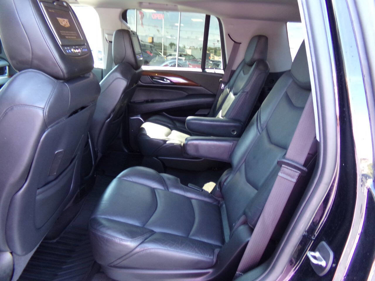 Used 2019 Cadillac Escalade Luxury image 14