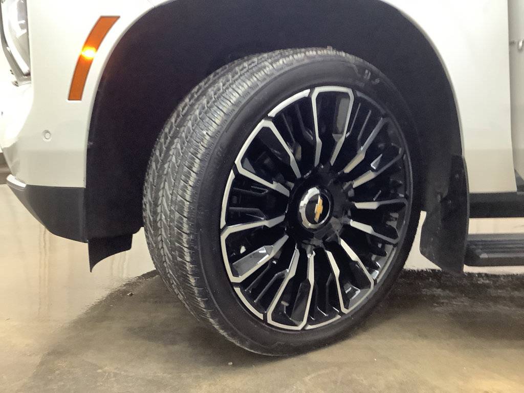 Used 2025 Chevrolet Tahoe High Country AWD/4WD image 30