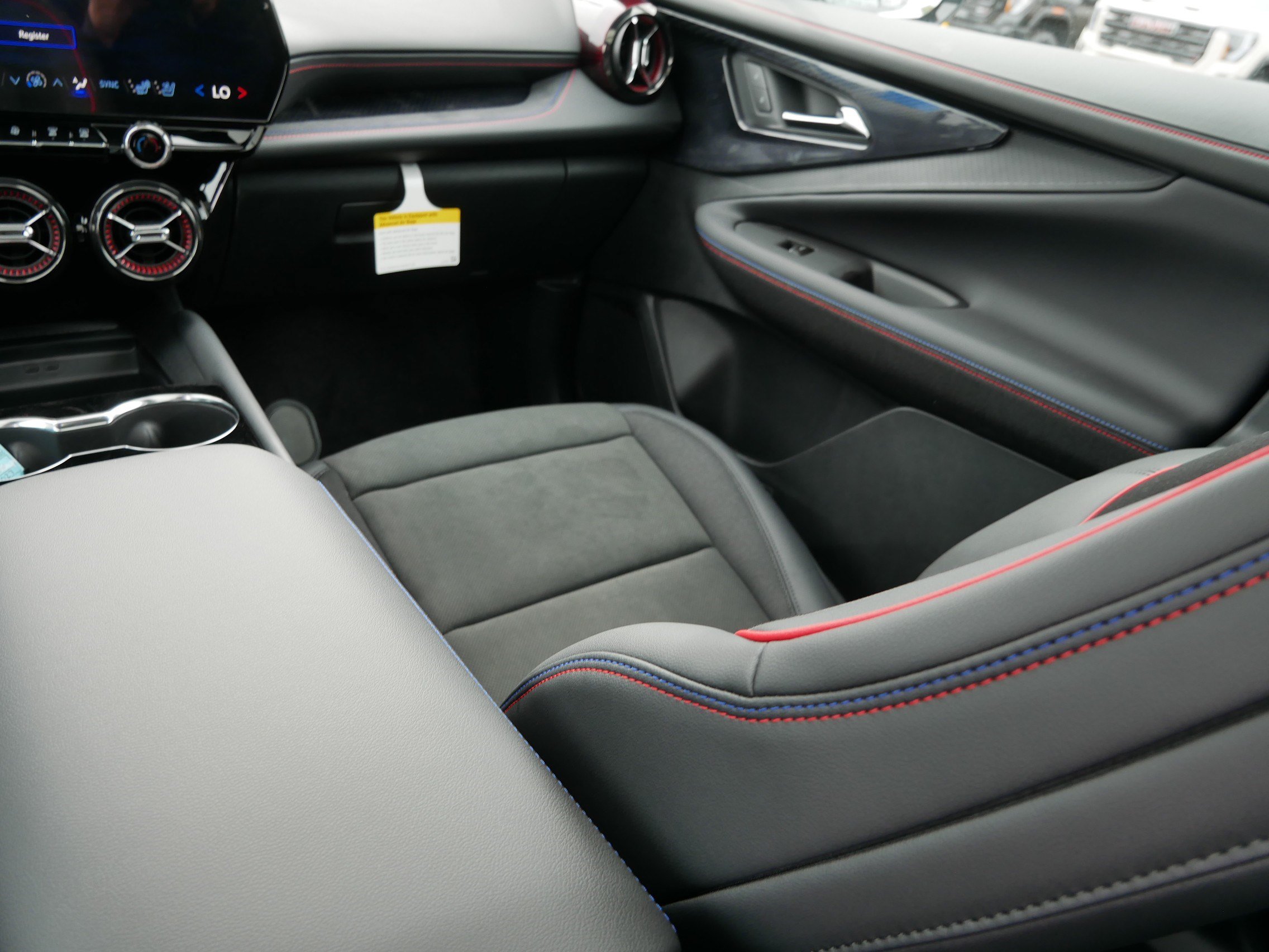 New 2027 Chevrolet Blazer EV RS AWD/4WD image 15
