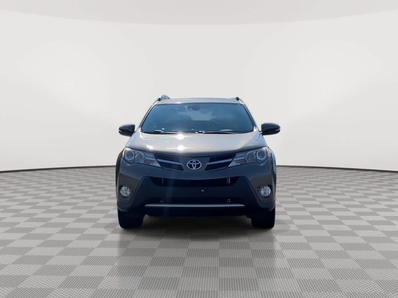 Used 2014 Toyota RAV4 Limited w/ Technology Package AWD/4WD image 3