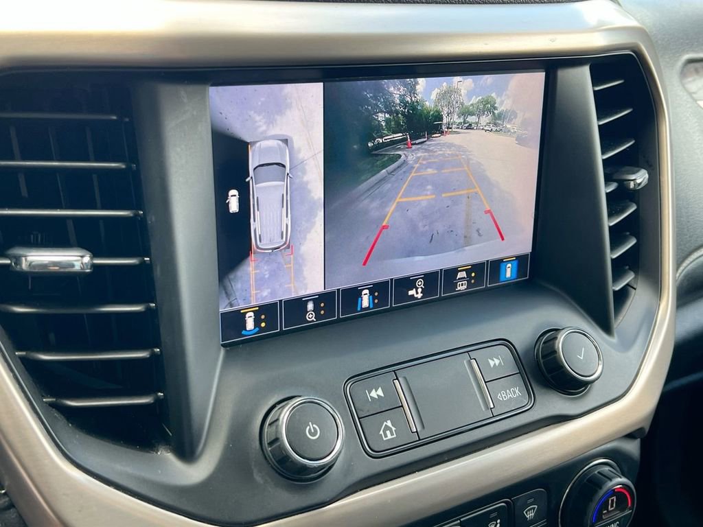 Used 2021 GMC Acadia Denali w/ Denali Technology Package FWD image 16