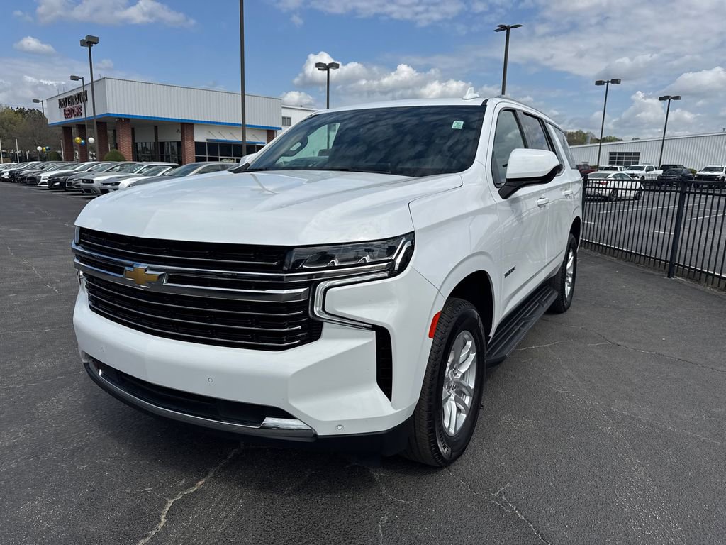 Used 2024 Chevrolet Tahoe LT RWD image 2