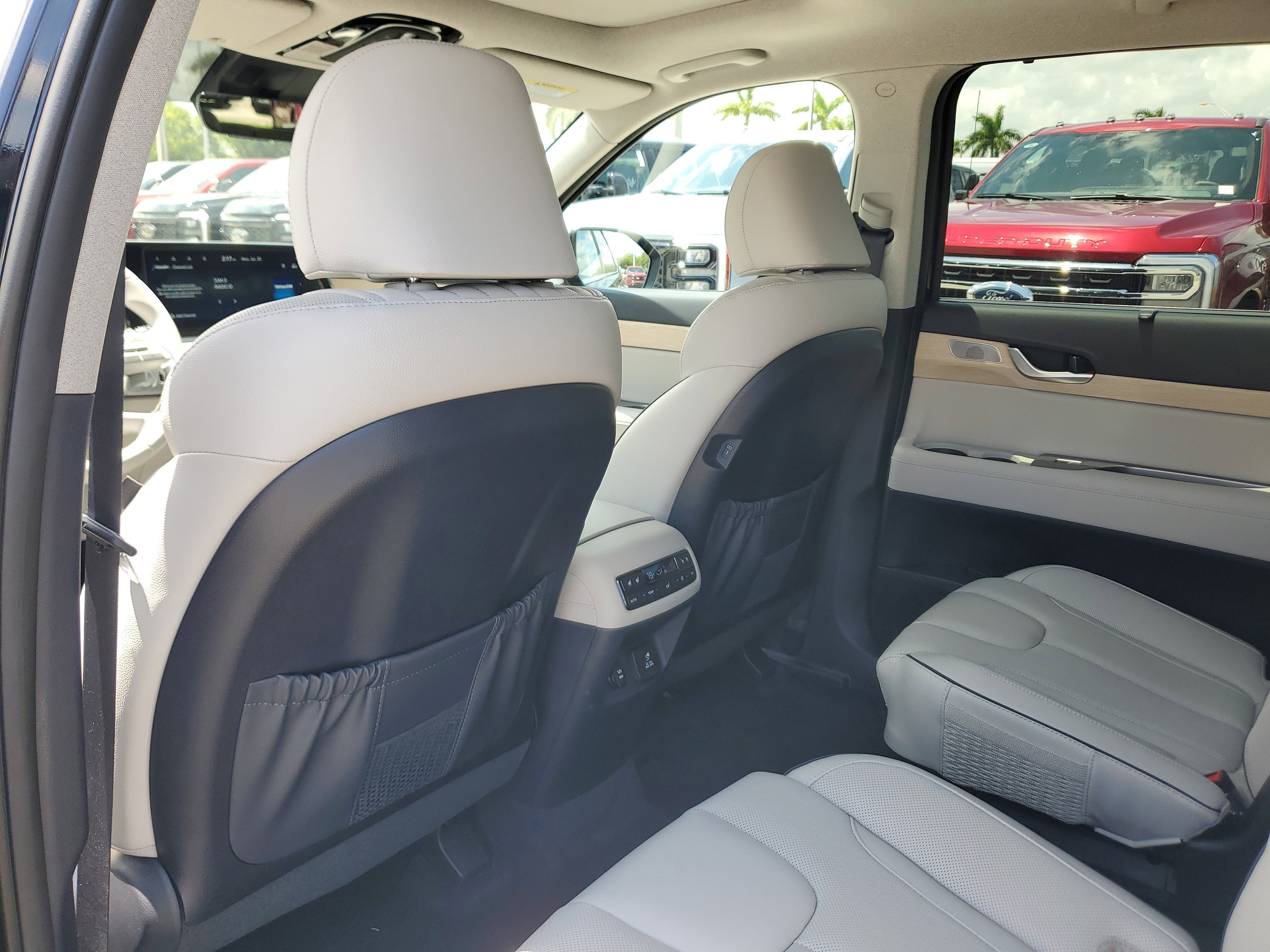 Used 2025 Hyundai Palisade Limited image 16