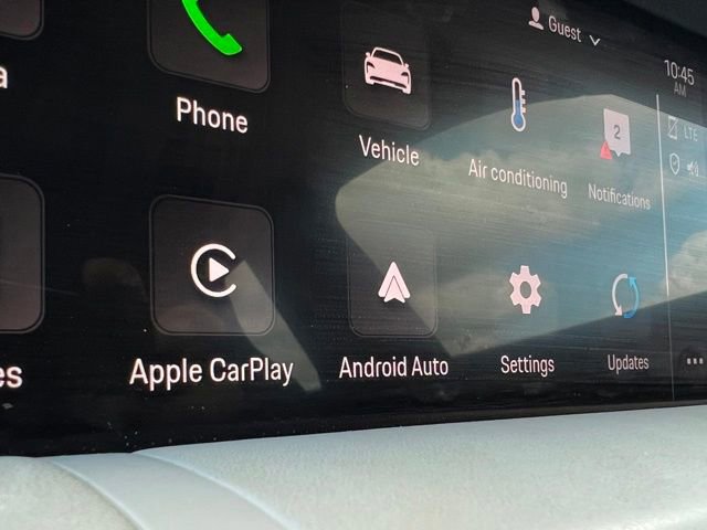 Used 2023 Porsche Taycan 4S w/ Premium Package image 32