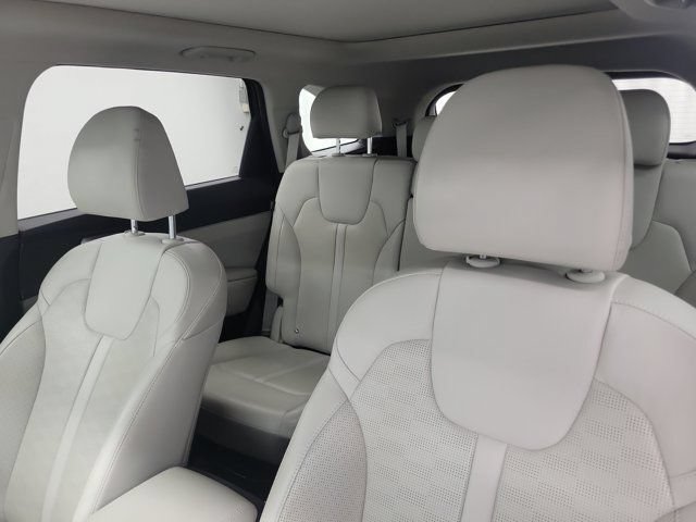 Used 2024 Kia Sorento S w/ Panoramic Sunroof Package FWD image 18
