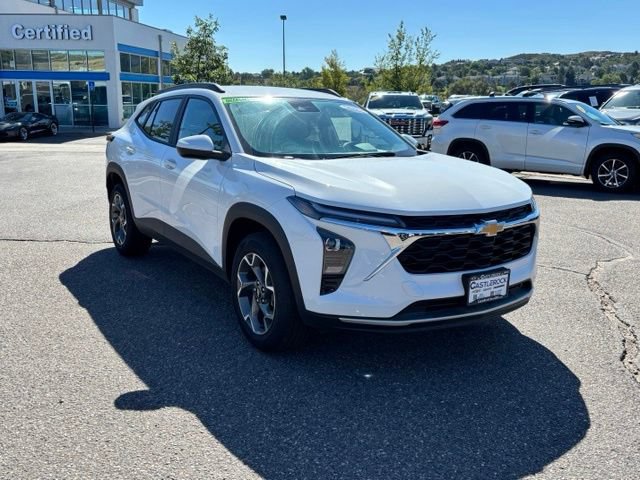 New 2026 Chevrolet Trax LT w/ LT Convenience Package FWD image 8