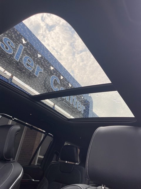 Used 2024 Jeep Grand Cherokee L Overland w/ Luxury Tech Group IV image 19