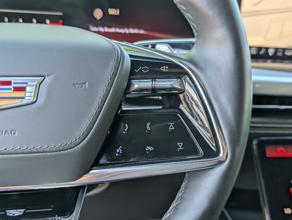 Certified 2025 Cadillac Escalade ESV V AWD/4WD image 24