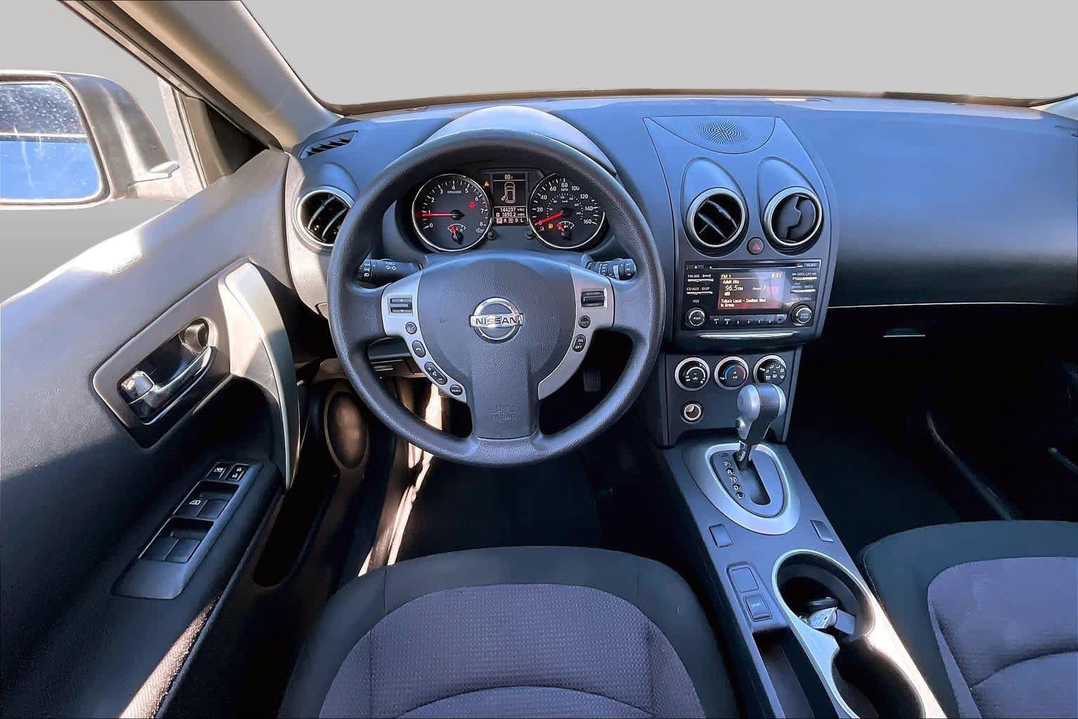Used 2013 Nissan Rogue SV AWD/4WD image 6