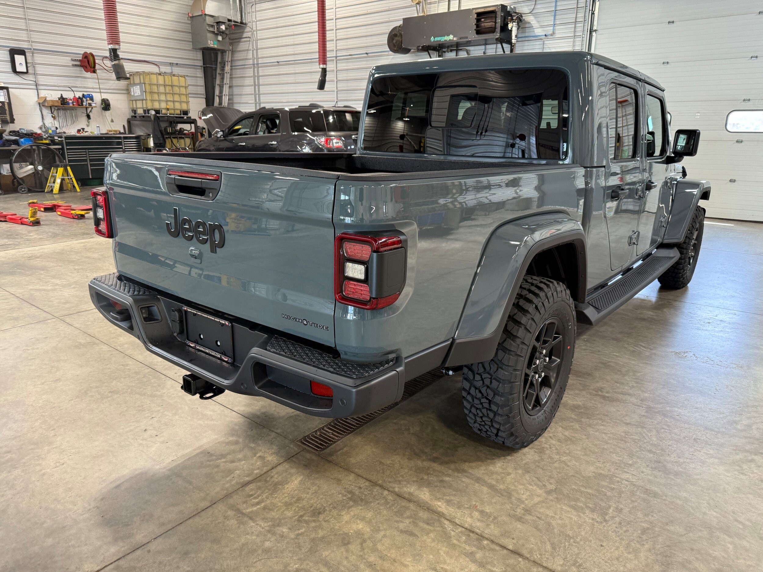 Used 2025 Jeep Gladiator Sport AWD/4WD image 10