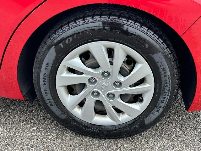 Used 2018 Hyundai Elantra SE image 31