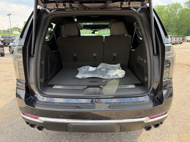 New 2025 Chevrolet Suburban Premier image 37