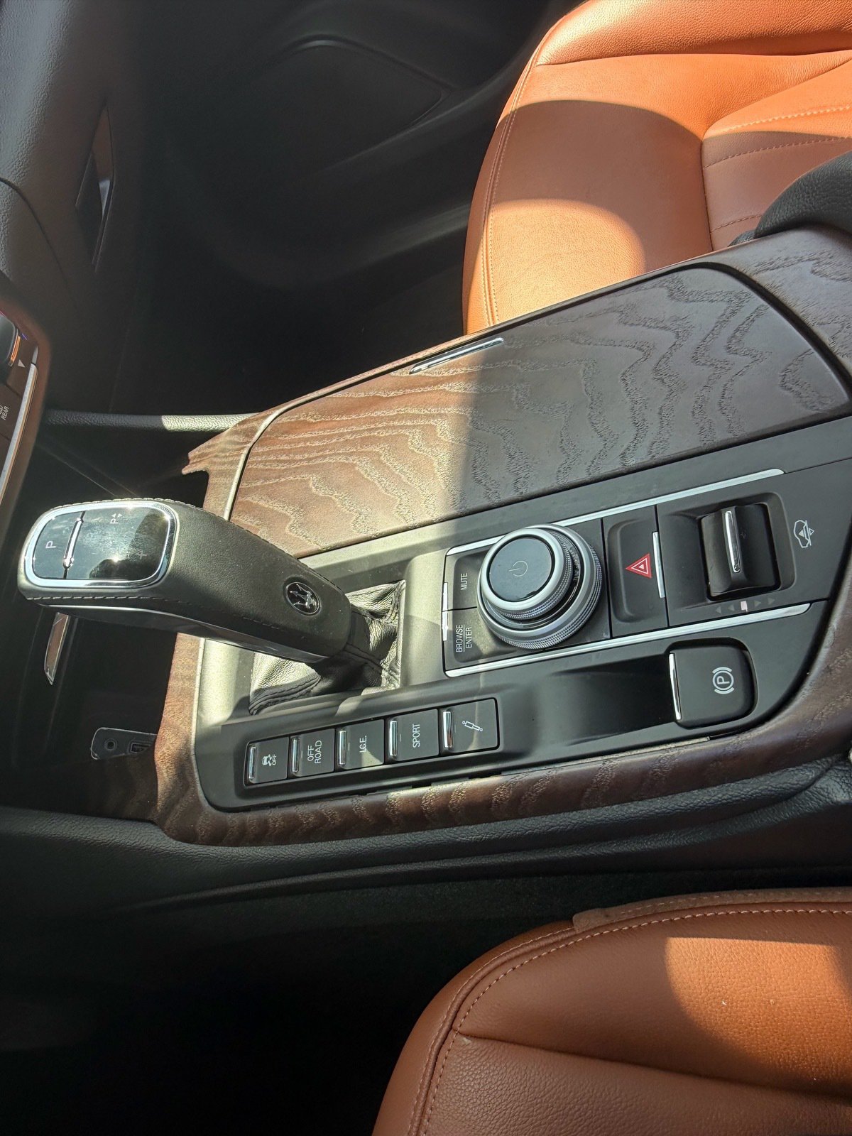 Used 2023 Maserati Levante GT AWD/4WD image 24