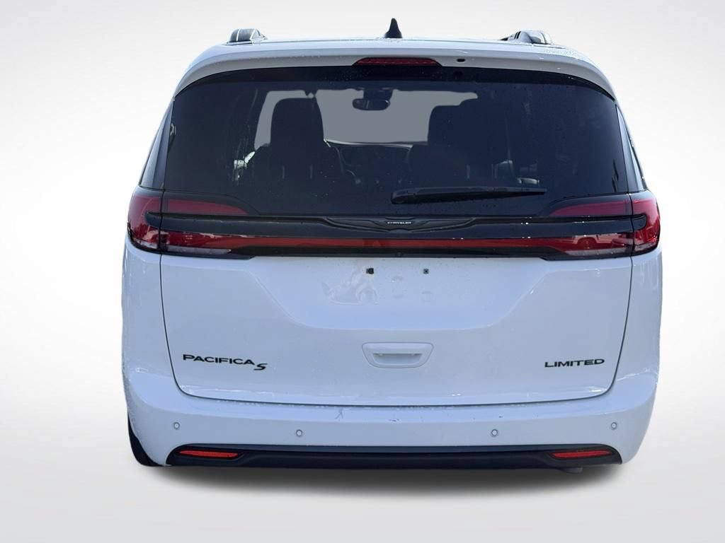 Used 2025 Chrysler Pacifica Limited FWD image 7