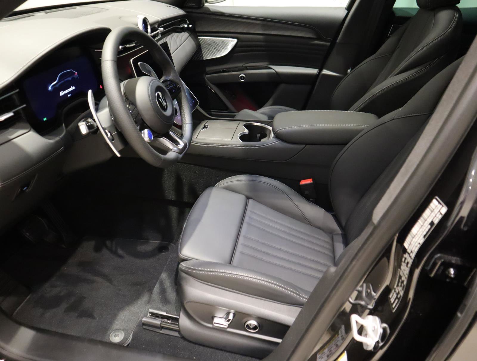 New 2025 Maserati Grecale Modena image 22