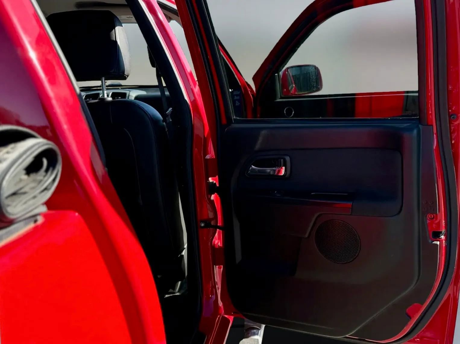 Used 2011 Chevrolet Colorado LT image 16