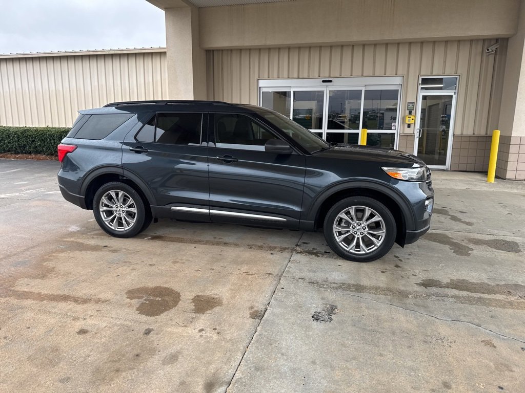 Used 2022 Ford Explorer XLT w/ Equipment Group 202A image 14