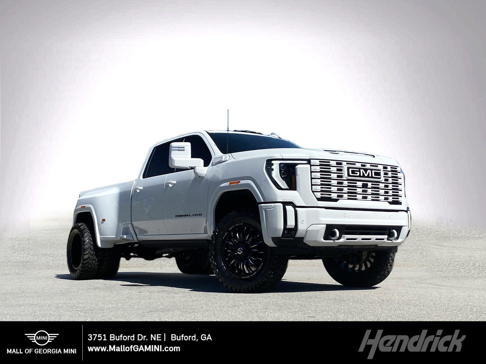 Used 2026 GMC Sierra 3500 Denali w/ Denali Reserve Package AWD/4WD image 1